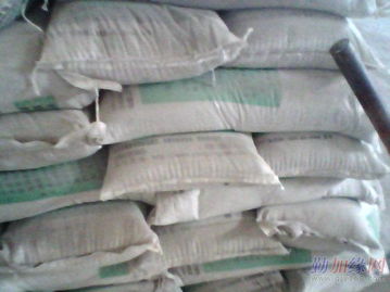 廠供防腐蝕抗油滲防靜電不發(fā)火地面硬化劑 耐磨度提升3倍，引領工業(yè)地坪新標準